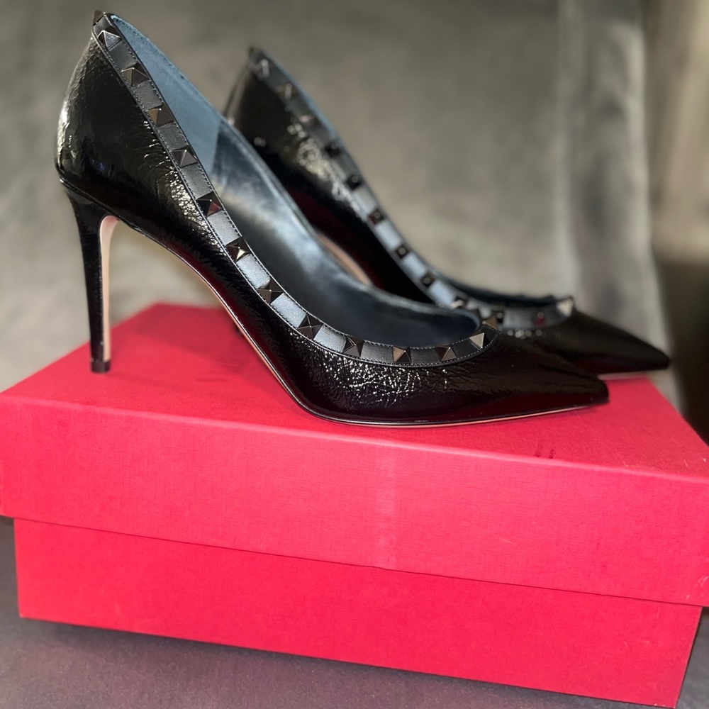 Black Valentino rockstud pumps, brand new, never worn.